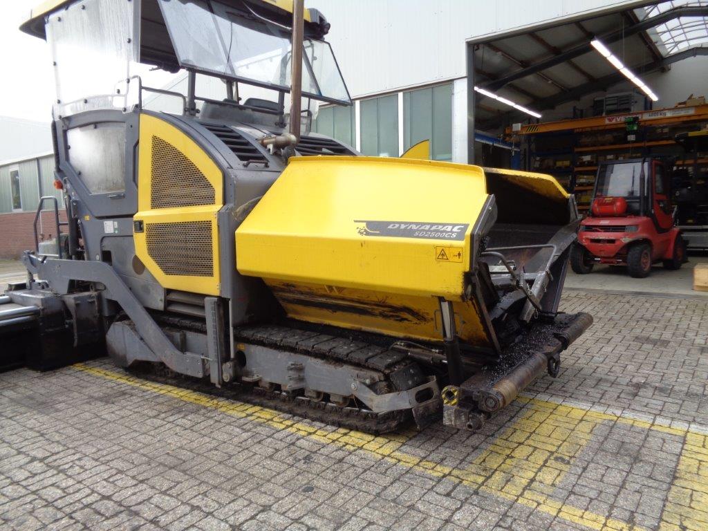 useddynapac's tweet photo. used Dynapac Paver SD2500CS, 2014, 1657 working hours https://t.co/wBj2nxX4hg 
https://t.co/qeQwusStf1 https://t.co/DHadoPlnFF