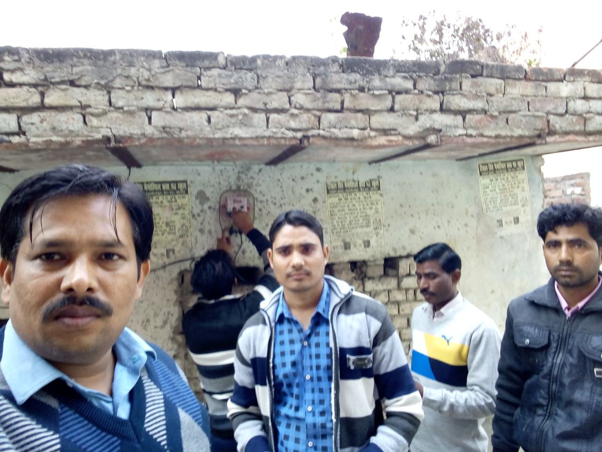 euddInoida's tweet photo. @ptshrikant @shaileshkesaria @myogiadityanath @MdPvvnl @UPPTCLLKO @UPPCLLKO Meter Connection of Smt. Kanchan Jha W/O Shri Vijay Jha Village- Behlolpur, Noida   has been released by SDO-I Noida.  Photo of  Meter Installed at consumer premises with Concerned Junior Engineer attached below. https://t.co/yV8xY87Mqx