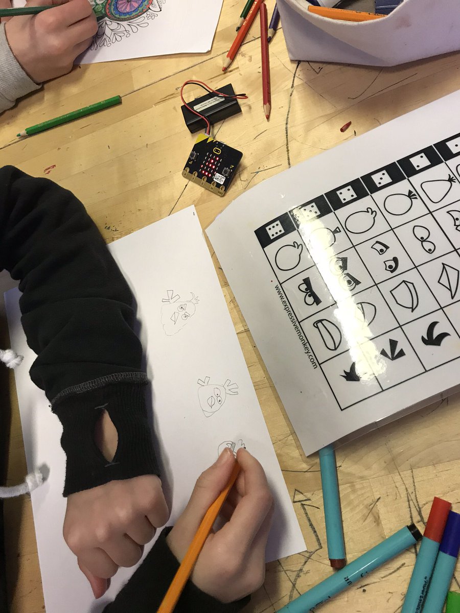 EllaMakerspace's tweet photo. Hittade ingen tärning, vad gör vi då? Programmerar en micro:bit:
On button A
Pick random 0 to 6
Klart! https://t.co/1DHqXRstwU