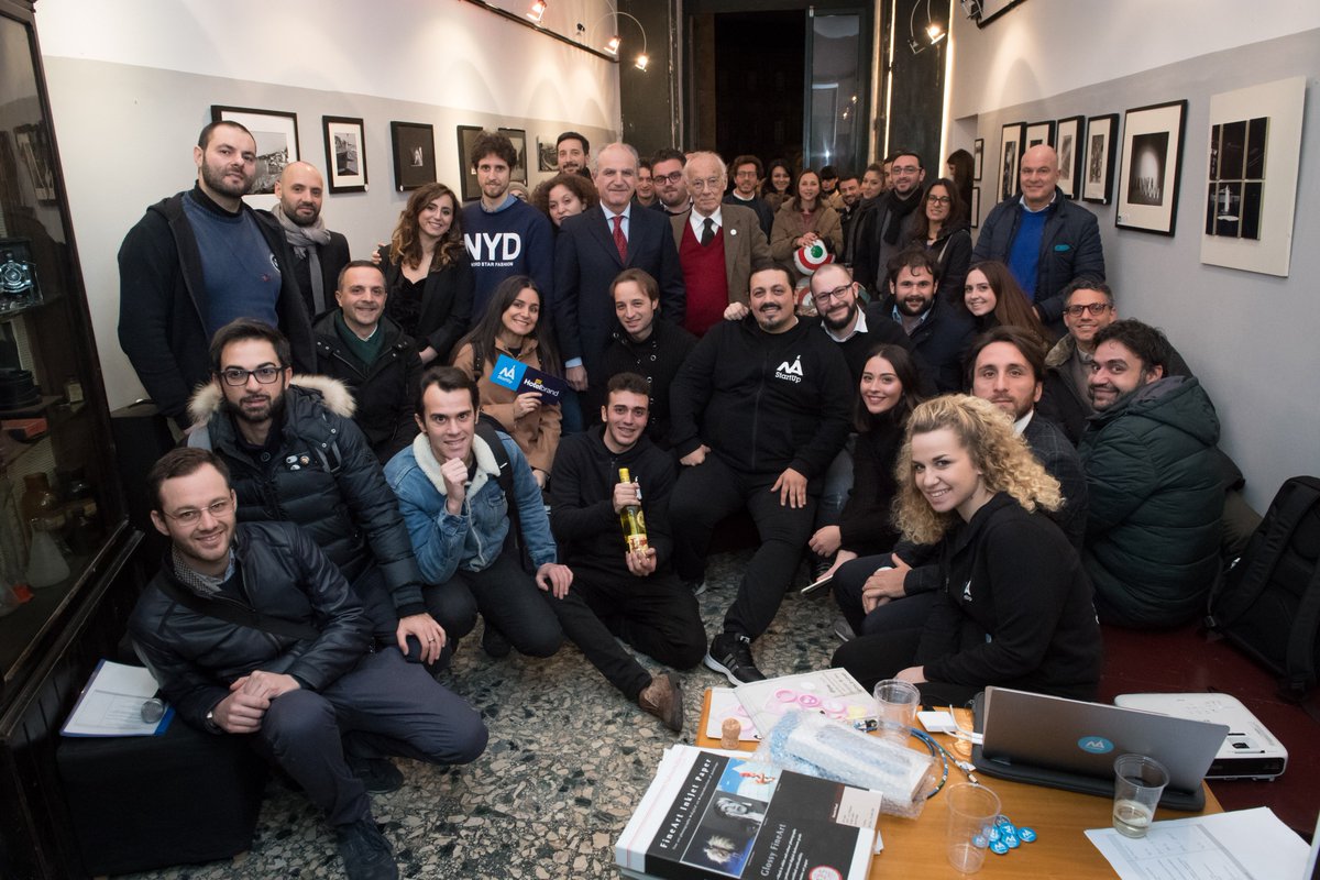 NAStartUp's tweet photo. #RassegnaStampa @mattinodinapoli #startup 
Tutto sul #NAStarrtUpDay 040 all'archivio fotografico parisio 
https://t.co/oi9flqaqin https://t.co/UfEXLG8WXR