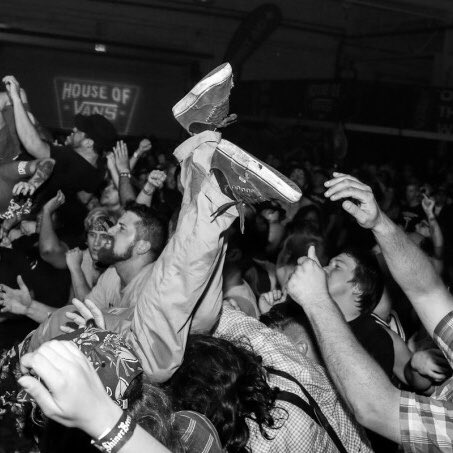 SaltAndPickle's tweet photo. It’s Friday. It’s no longer January. We be like... 🤘#friyay https://t.co/oHdGpUI49a