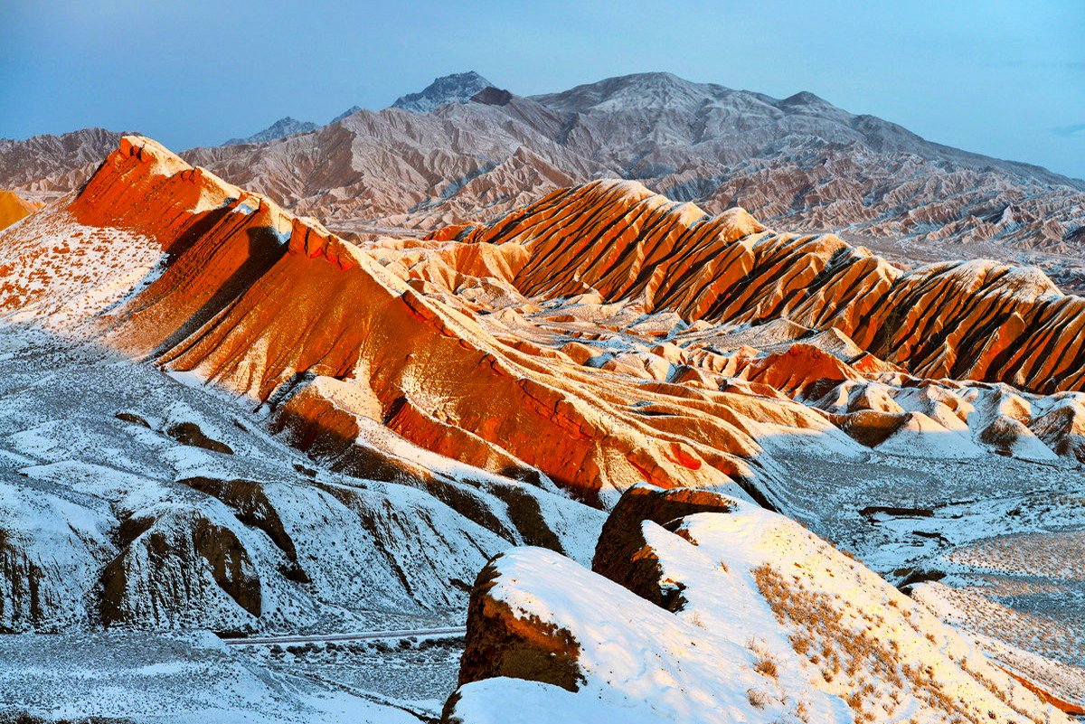 siofossiunbrand's tweet photo. Le Montagne Colorate del #Gansu: una delle meraviglie geologiche del pianeta. #viadellaseta #travel #Cina https://t.co/VNc1nacbDN https://t.co/7v8Il5maUE