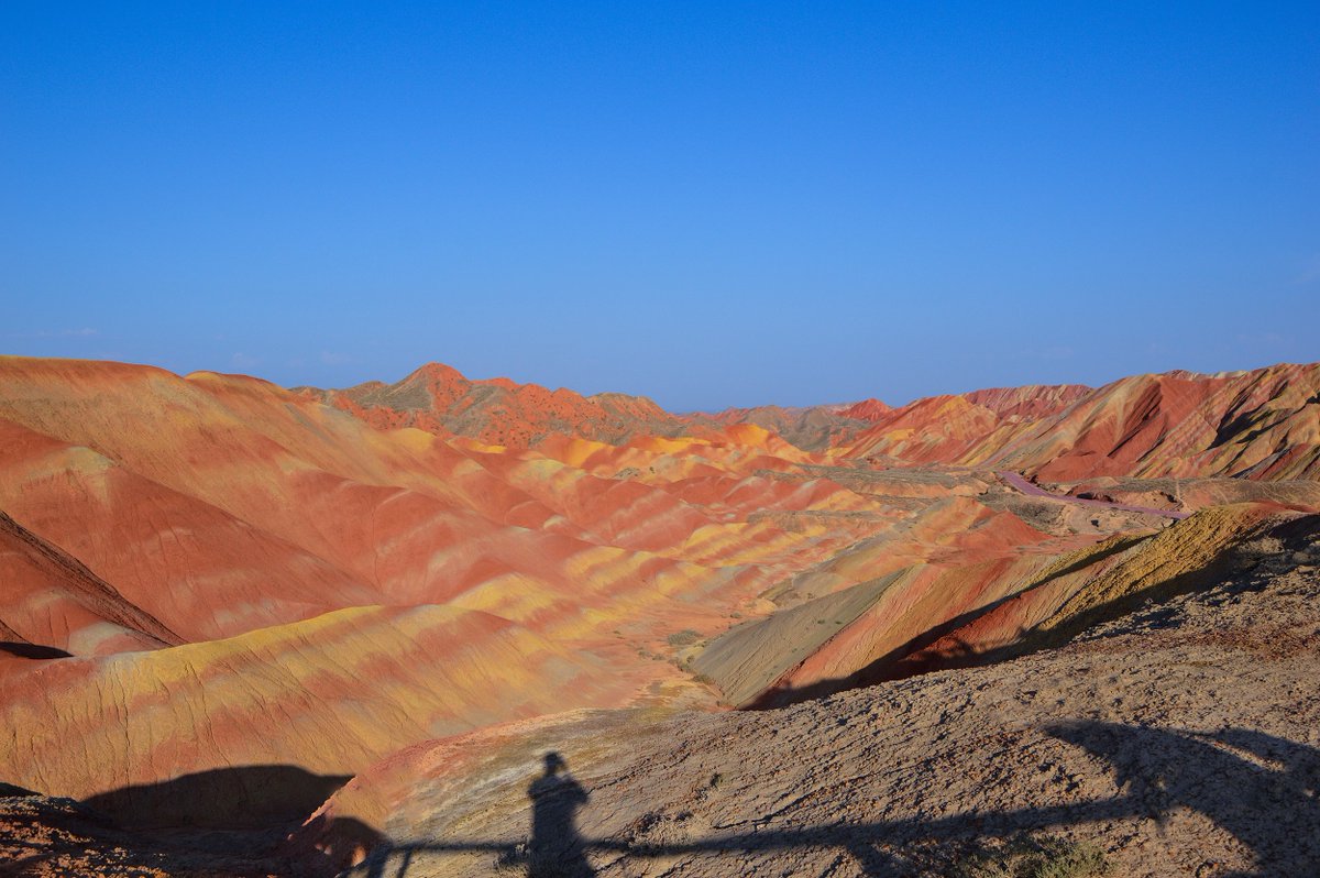 siofossiunbrand's tweet photo. Le Montagne Colorate del #Gansu: una delle meraviglie geologiche del pianeta. #viadellaseta #travel #Cina https://t.co/VNc1nacbDN https://t.co/7v8Il5maUE
