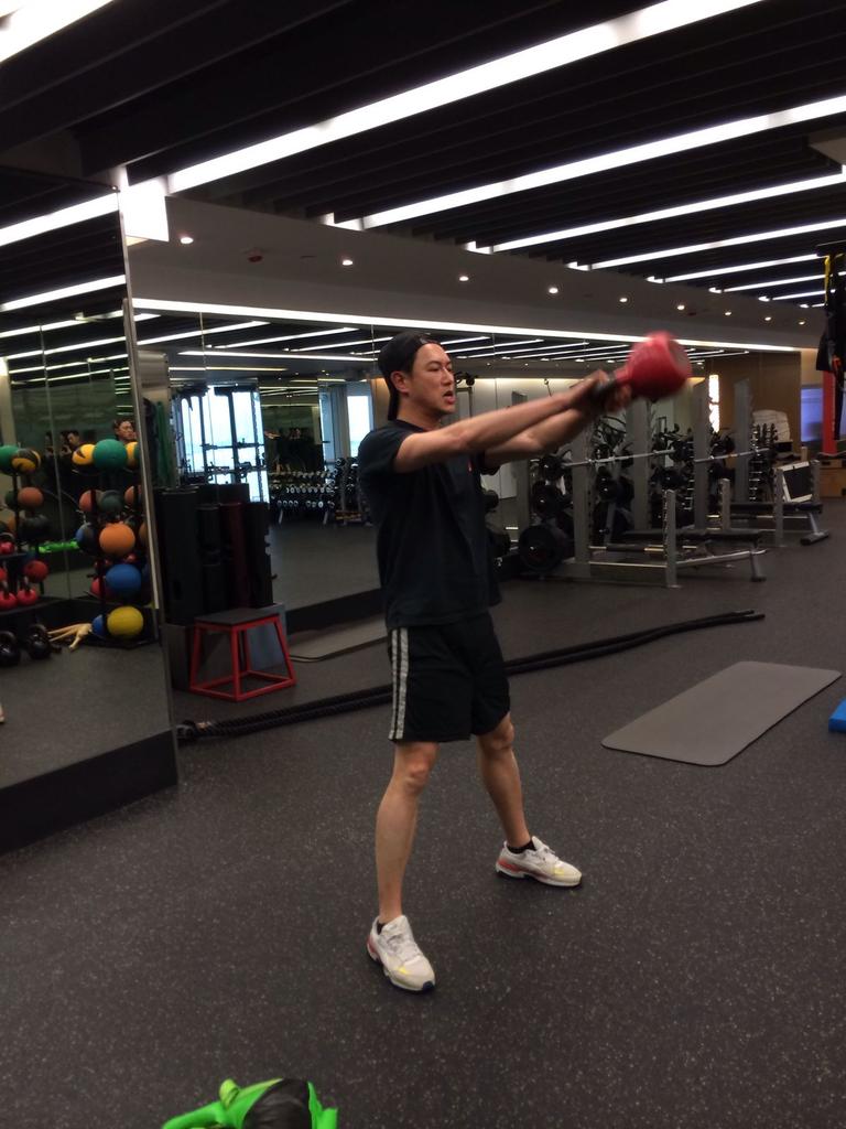 SAMMULtheKFC's tweet photo. #gymday #ugly #face https://t.co/sWi0eG8wYk