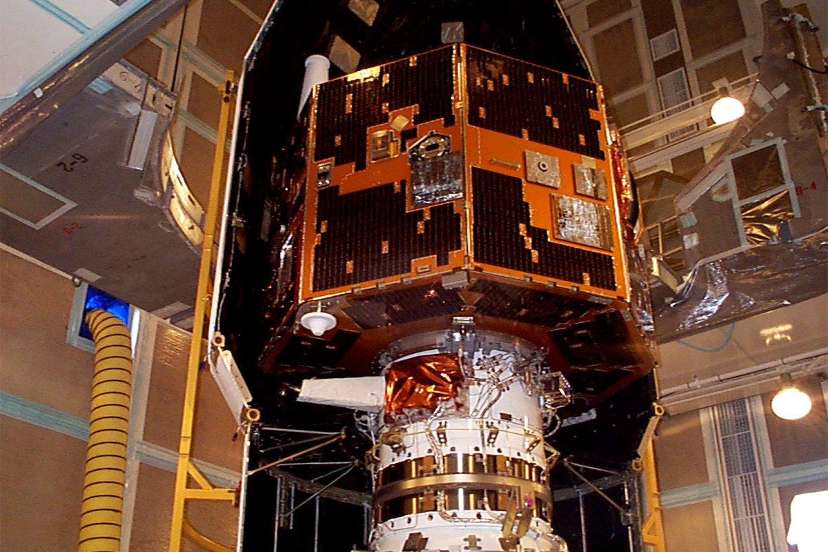 nypost's tweet photo. Amateur astronomer stumbles upon long-lost NASA satellite https://t.co/3kglmTZl26 https://t.co/1s9yRfJUJW