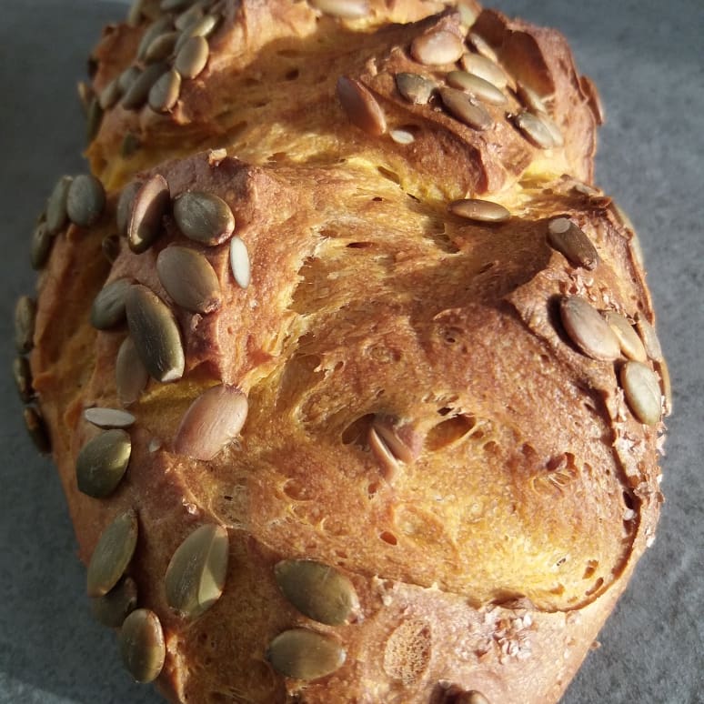 BGZLuca's tweet photo. Basta aggiungere qualche ingrediente,  per esempio la #zucca 🎃.
E all'ottimismo del #pane genuino aggiungi l'allegria del #panedizucca 🎃
Sul mio blog spiego come lo faccio io😉

https://t.co/BCPUoV9NFa https://t.co/lz3Zbi2CdG