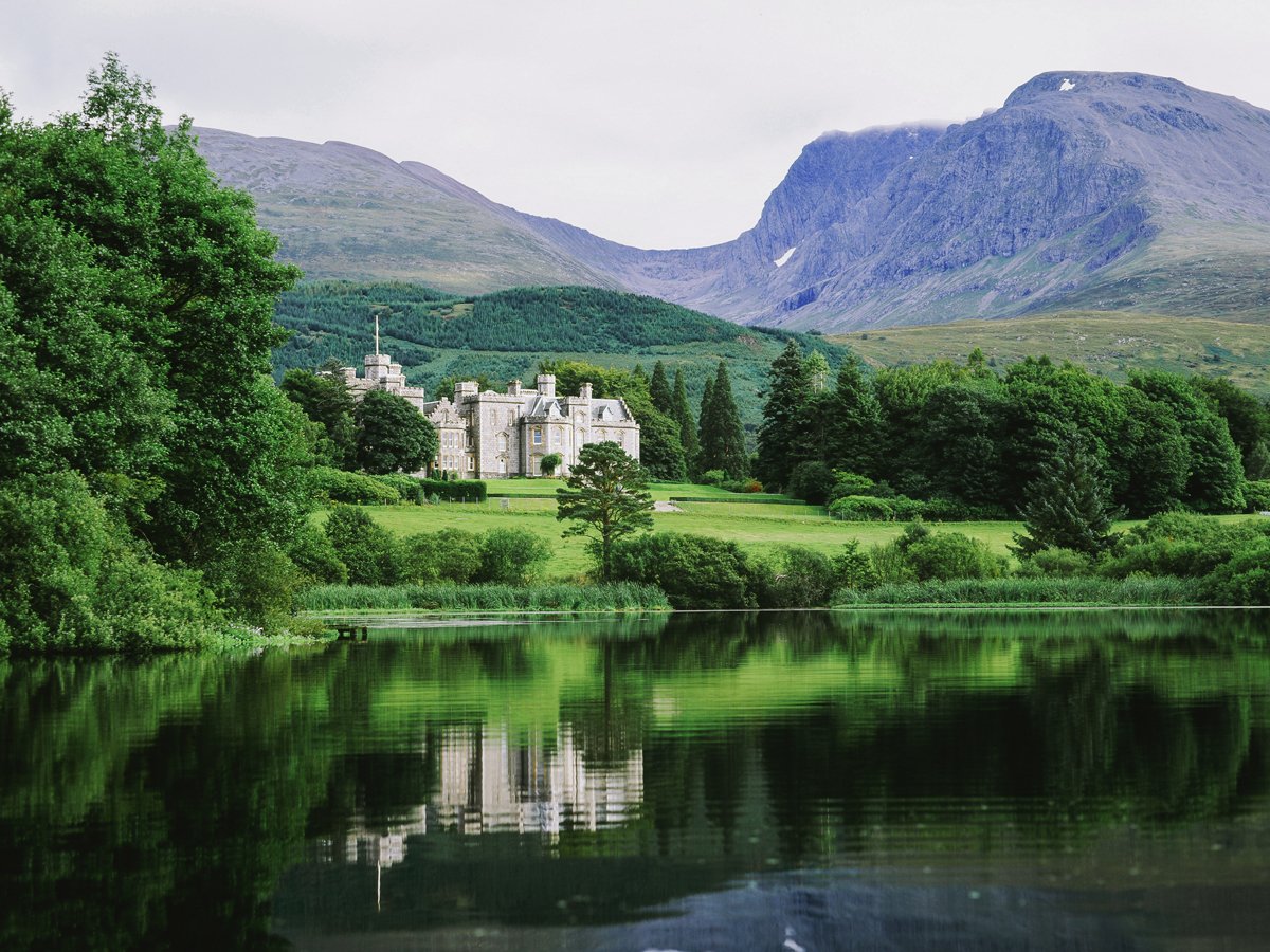 tm_concierge's tweet photo. Great #article in @British_Airways #ExecClub newsl about #HotelsOfTheStars by @tessajwilliams featuring @InverlochyCast one of the #MostBeautiful #hotels in #Scotland https://t.co/XdhHUNHtqP https://t.co/FdMri4V0OQ