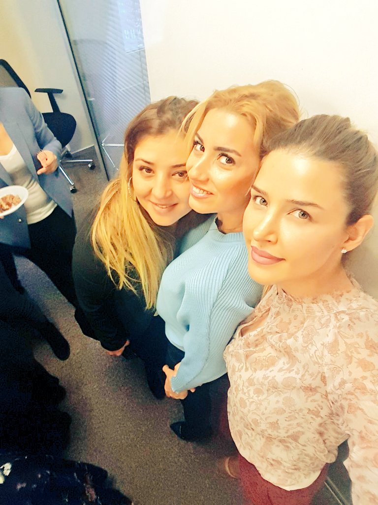 aringursoy's tweet photo. Bilin bakalım neyi kutluyoruz🙏💜💙 #İkizKuleler #twintowers #MTHolding #MTgroup #ArinGursoy #AG #attheoffice #plaza #gökkafes #Kurumsalİletişim #Departman #İK #İnsanKaynakları #kutlama #etkinlik #holding #pasta #HoldingimizdeKutlamalarbitmez https://t.co/5j9PuCtsMW