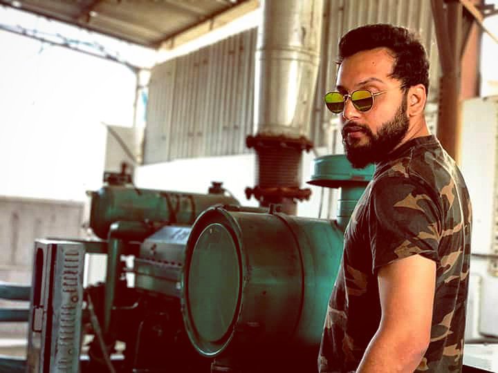 MyRjMohit's tweet photo. #RawLook
#menfashionstyle #menstyle #mensfashion #fashionstyle fashion blogger #menfashionreview @DabbooRatnani @MTVIndia @ChannelvIndia https://t.co/KukI8pcpU7