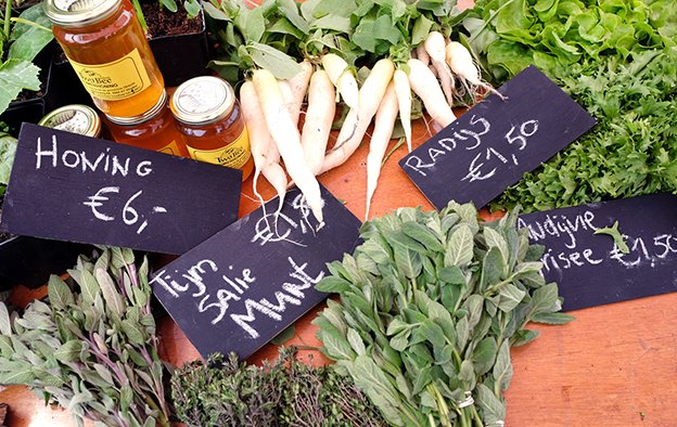 Sunday 4/2 at <a href="/Mekkametaal/">Metaal Kathedraal</a>: a rich-filled market with sustainable, local &amp; organic vegetables, fruit, meat, fish &amp; cheese buff.ly/2nrCjCj