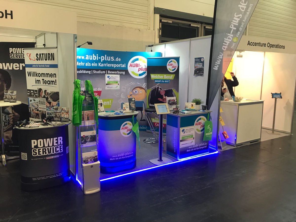 aubiplus's tweet photo. Startklar für die #Einstieg (@berufswahl) in #Köln!
Jetzt fehlen nur noch die Besucher 😀
#Messe #Messestand #hr #Ausbildung #Azubi2018 #Studium #Praktikum https://t.co/ppkqdULzk8