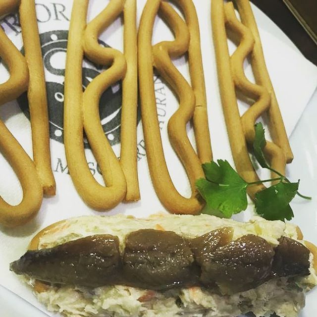 SingularBread's tweet photo. ¿Es posible mejorar la #marinera de #Murcia? Descúbrelo en #MesónElPrior. #imaginapicos #tapas #gastrobar #horeca #fingerfood #innovación #3dprinting #todoporhacer https://t.co/F0wd8Ct7pr https://t.co/SLTYlA87jK