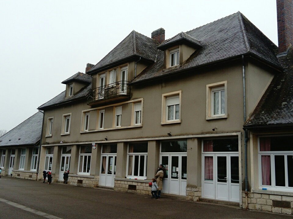 Karine_Gauthe's tweet photo. Aujourd'hui les #élèves de l'#école d'#Etais la Sauvin #Yonne jouent avec les #sons et les #signes pour préserver leur #audition et découvrir le monde des #sourds Avec la #TeamMut @Mutualite_BFC Soutien de @arsbfc #jeuxdesonsjeuxdesignes #JDS #Sante https://t.co/v3KBwjSYOz