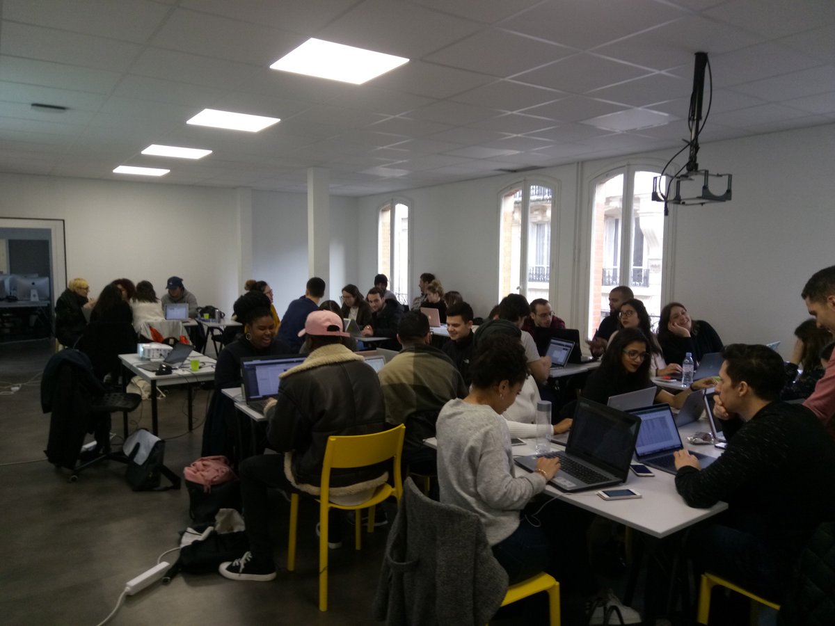 A_Ortola's tweet photo. Bonne chance aux étudiants de l'@E_S_Digital qui passent leur certification @AT_Internet_FR aujourd'hui après 3 jours intensifs d'apprentissage #ATStudentCertification https://t.co/eguXzw5cWI