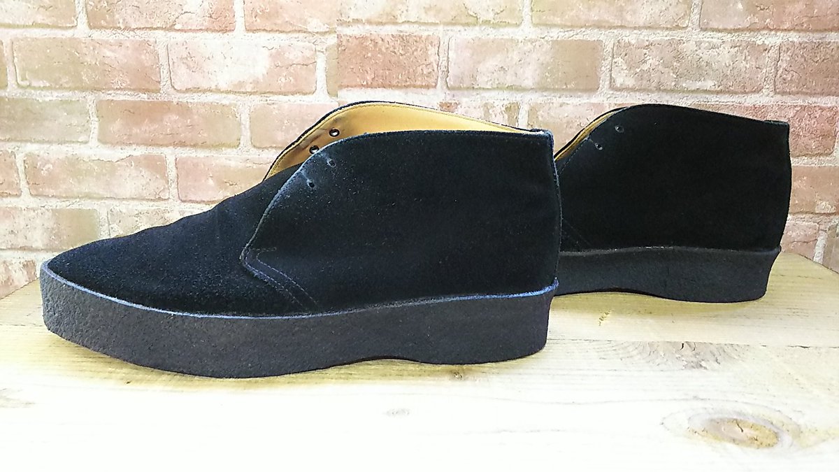 クイックボーイ 愛着工房 公式 サンダース Sanders プレイボーイチャッカブーツ オールソール交換完了です 生クレープソール 生クレープマッドガード ブラック 正直結構手間掛かりますょコレ 生クレープ 生ゴムのソールリペアもお気軽にご相談