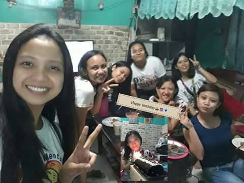 dolores_rona's tweet photo. Thank you GUYS for the EFFORT YOU GIVE TO ME EVEN THOUGHT WE ARE VERY BUSY THIS MONTH.. <3 <3 
#GORGEOUS
#ESPRENS
#THESISMATES
ONCE AGAIN HAPPY  20TH BIRTHDAY TO ME https://t.co/GXSfkghdpx