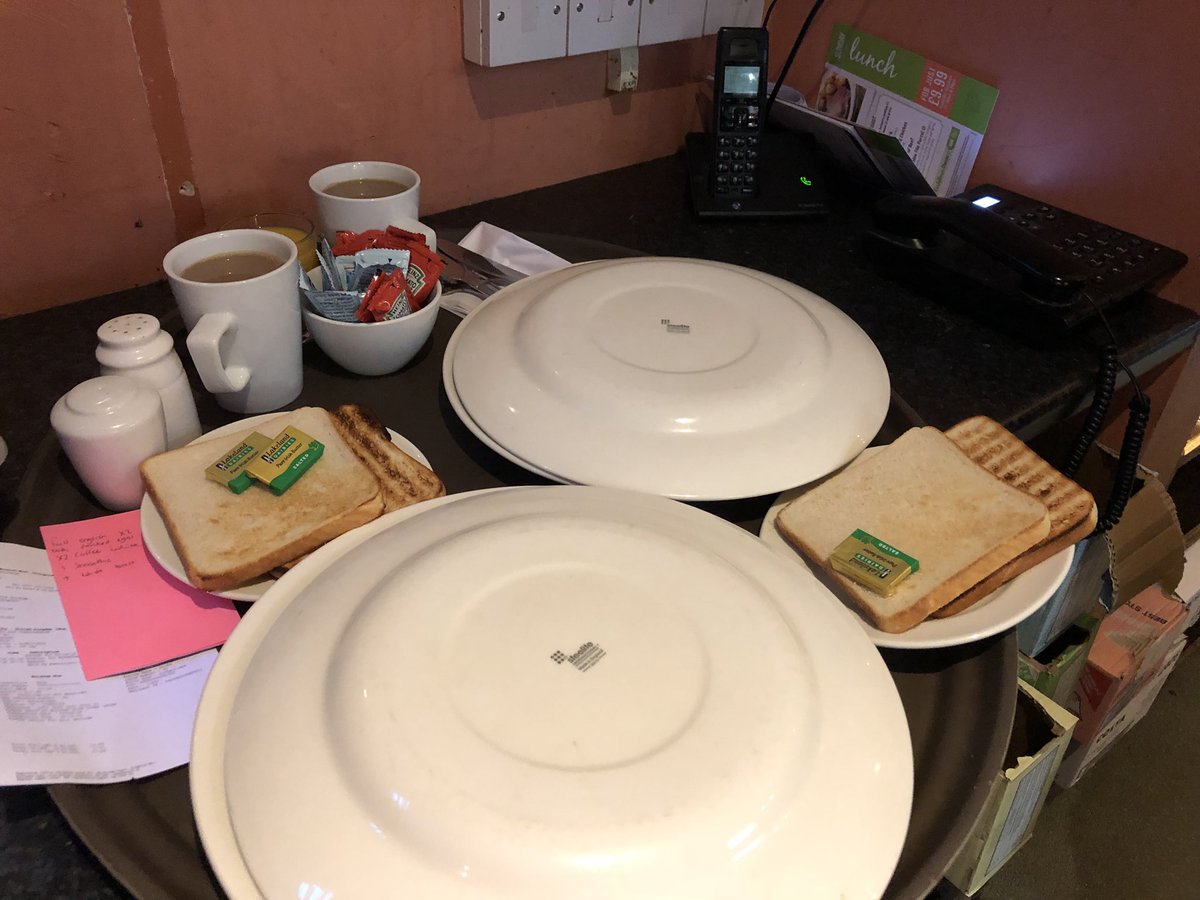 Poorly guest’s this morning, so delivering breakfast in bed for them🥓🍳                                                                       #piwow <a href="/NewboldElaine/">Elaine Newbold</a> <a href="/SDEBDD/">simon ewins</a> @Pipulse1