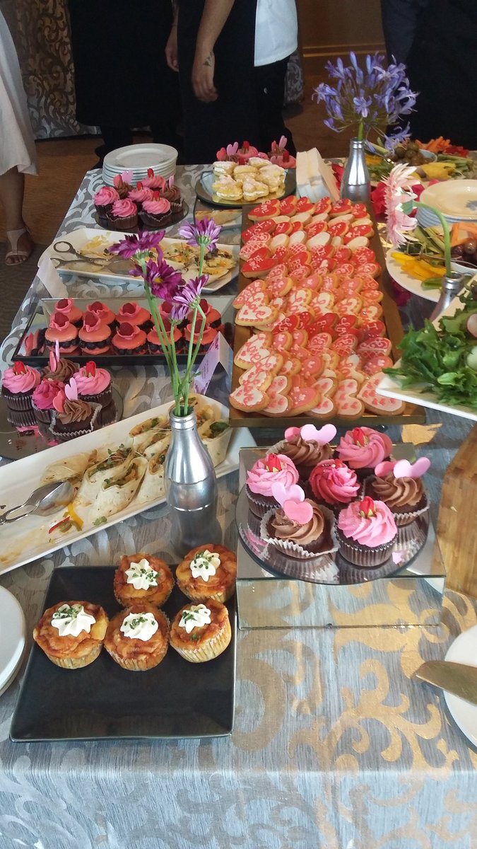 PMatladi's tweet photo. #brunchwithdarren @Sun Coast Hotel https://t.co/Znw9bBxUxp