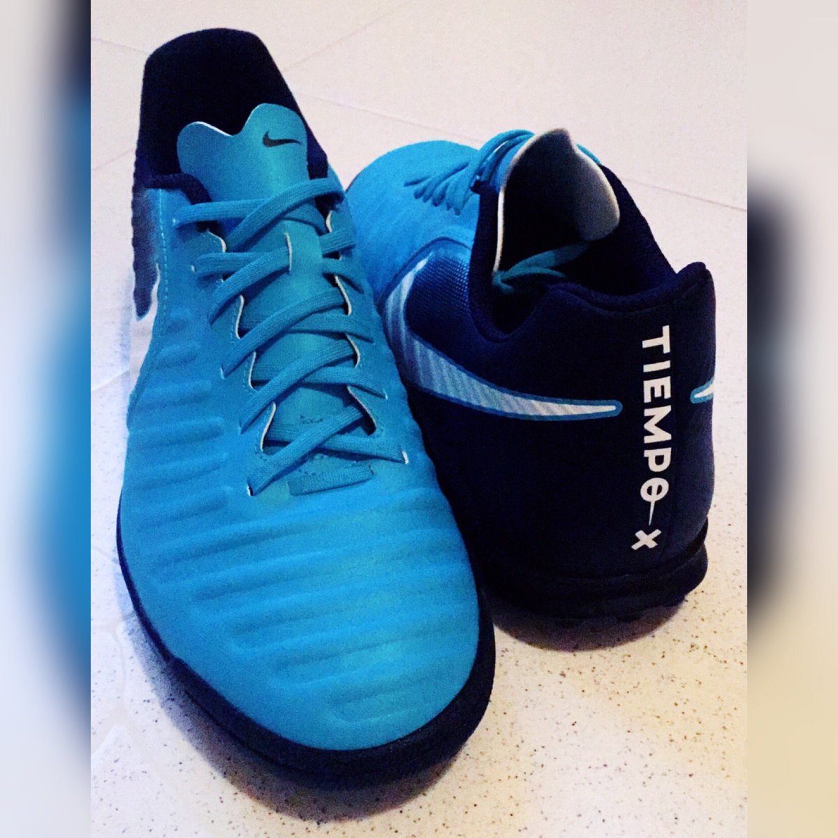duracell4Ce's tweet photo. New shoes! 👟⚽️😍
#Nike #NikeTiempo #TiempoX #PlayIce https://t.co/JFVuhtJJlA