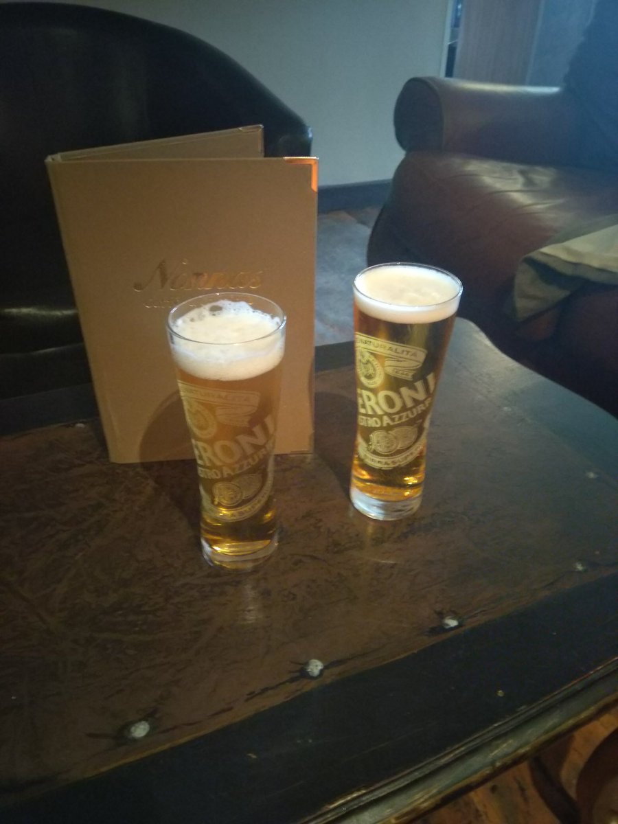 BeverleyIngrid's tweet photo. Ventured to Sharowvale @porterbrookdeli @TheFishMannS11 and Nonna's for beer #friday @JackieWthefirst https://t.co/ufPNi3vtc9