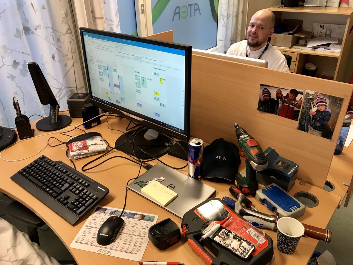 TTmmernes's tweet photo. Ingen dag er like😄 I dag innredning av nytt #NIS hovedkontor i 3N på @AteaNorge Brynsallen 2 #Oslo Det kommer alltid godt med å være sønnen til en #Tømmermester og ha fått inn bruk av værktøy sammen med morsmelken👍 Velkommen til en kaffe og sikkerhetsprat med @AudunRisberg &amp; TT https://t.co/7fgZRBiFFR
