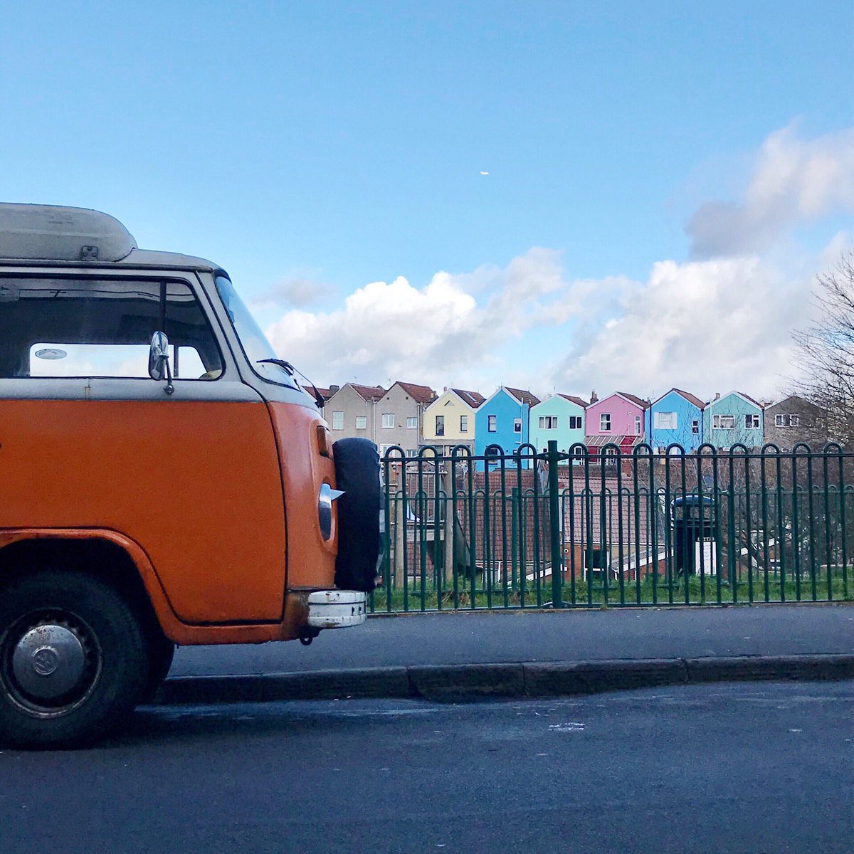 SouthBrisRocks's tweet photo. I’m celebrating that it’s #FinallyFebruary with this snap of an adventurer stopping off near Totterdown’s colourful terraces! 🌈🏠 #VisitBristol https://t.co/NfiWtdiizr