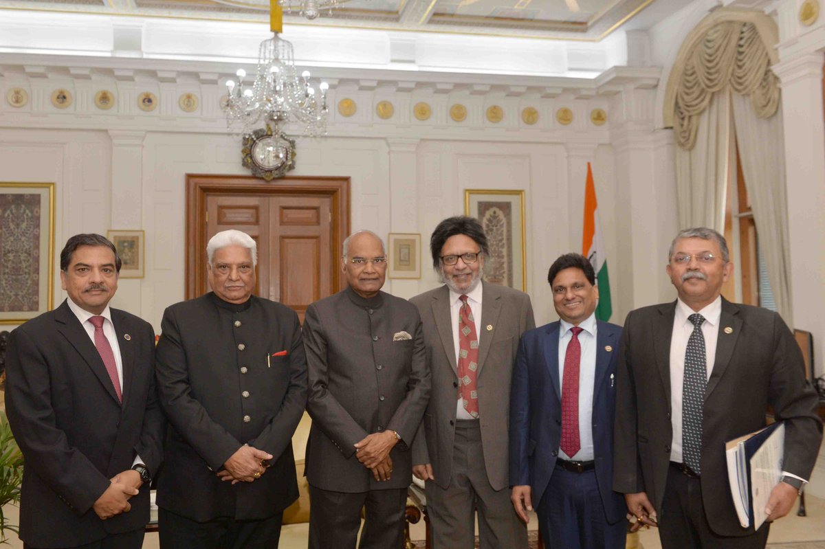 Shri Anil Khaitan, President, PHD Chamber of Commerce and Industry, along with others, called on #PresidentKovind at Rashtrapati Bhavan