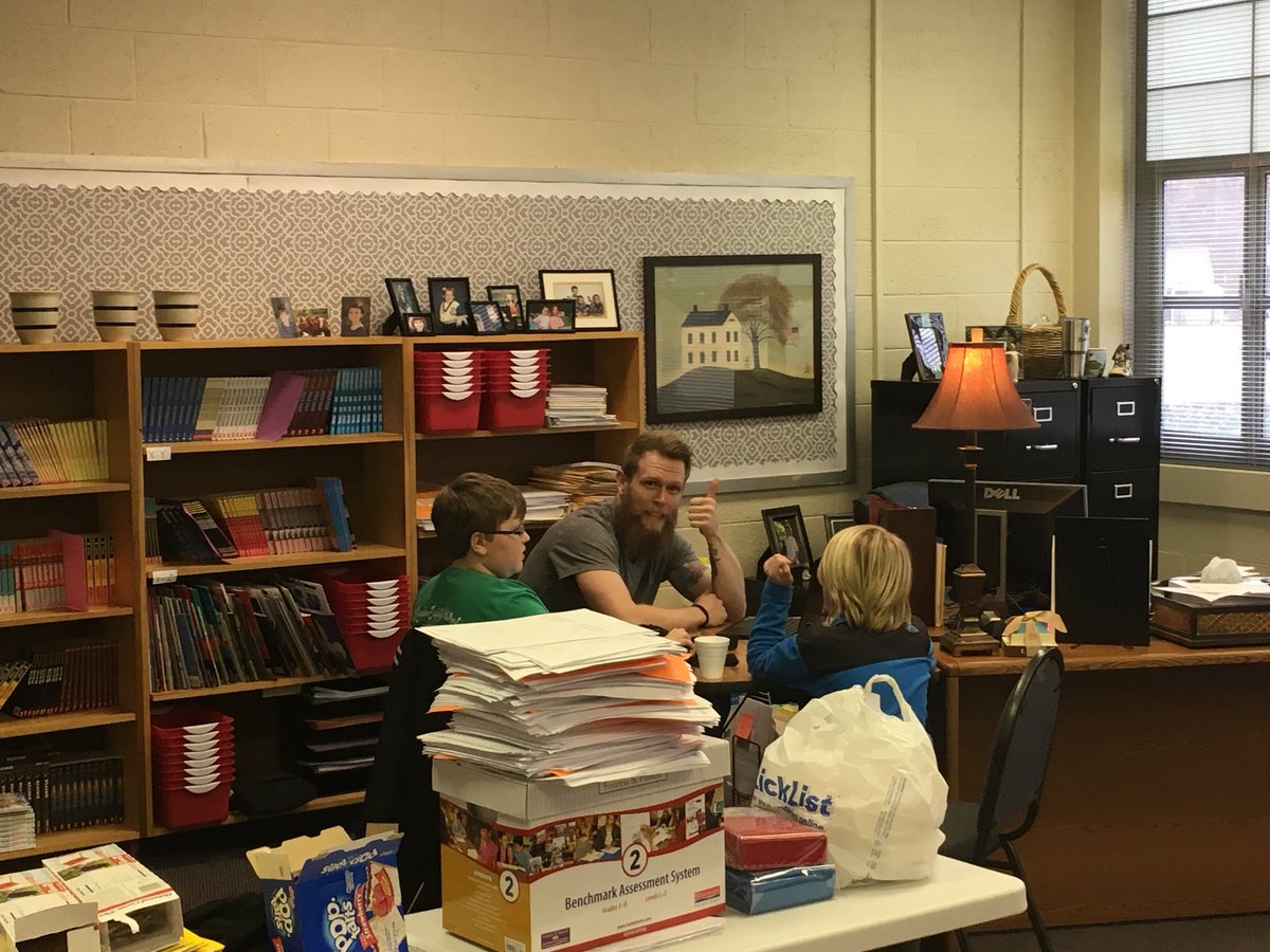 Blaze3364's tweet photo. Tech Titans preparing for THE RMS   “I ❤️ STEM NITE “ Feb 15 from 5:30-7:00 in the gym! Plenty of fun activities, Canvas training for parents, Pizza from Pizza Inn and STEM projects! #studentcenteredschool @RMS_ORS @ChildressTonya @ORSchools @HealthyORS https://t.co/kLBG5MLjX1