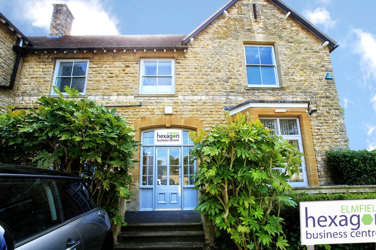 hexagonbusiness's tweet photo. We have just 1 serviced office available in our new #BusinessCentre at Elmfield - it's a popular centre! #easyineasyout #Witney https://t.co/DvwRTVela8 https://t.co/QRHabkrMAY