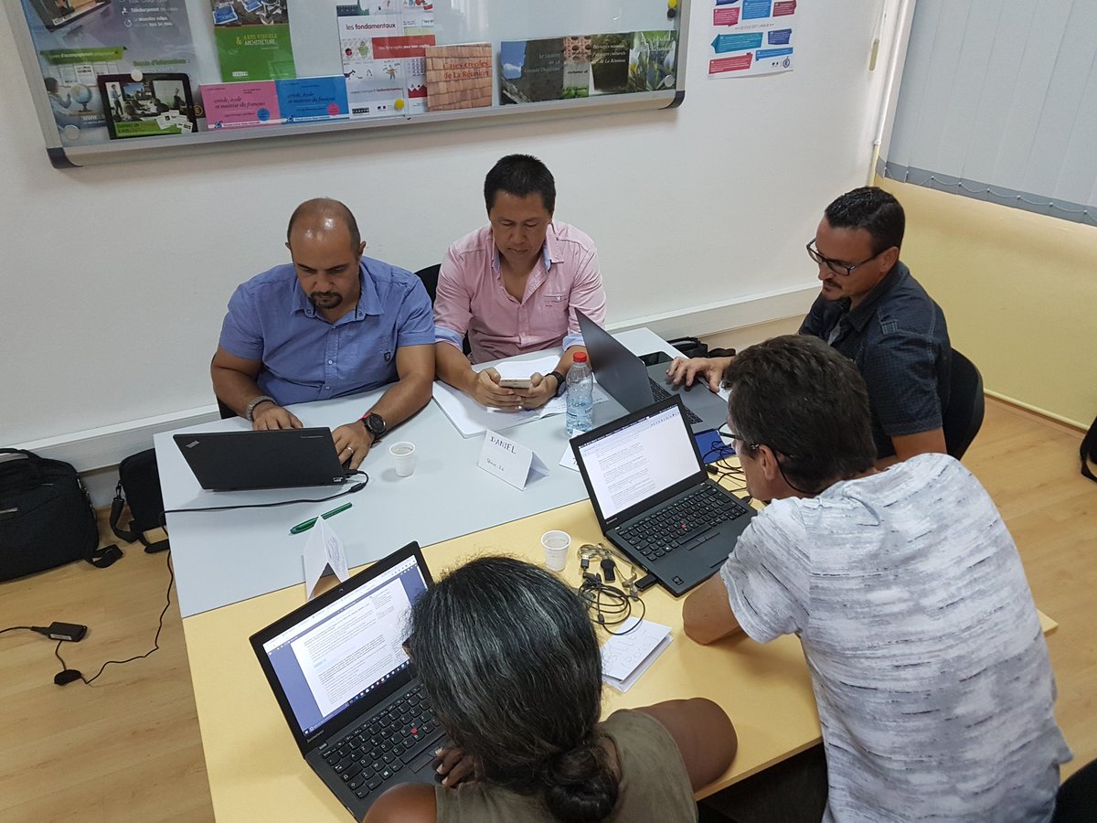 clemi974's tweet photo. Les ambassadeurs EMI 1D @academiereunion élaborent des documents pour faciliter la mise en oeuvre de #spme2018 👌 https://t.co/11lgcxkbSJ