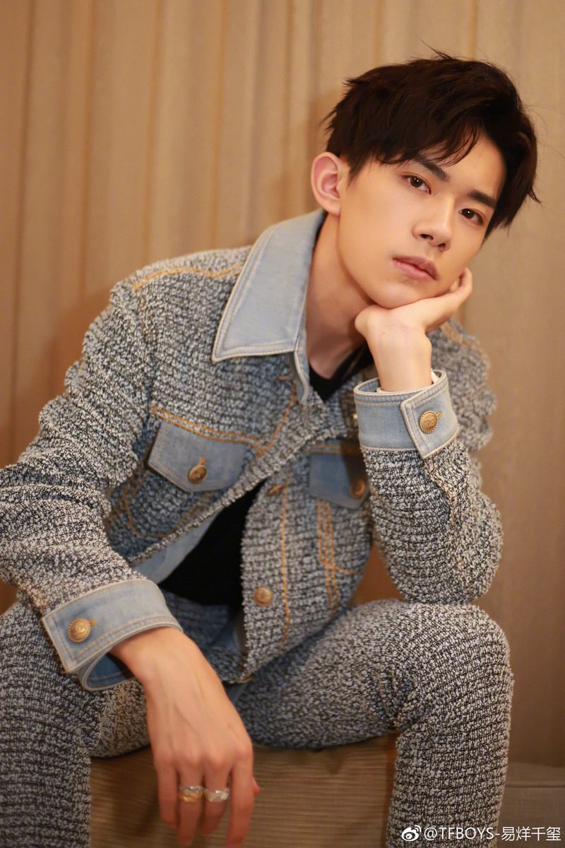 JacksonYee_YT's tweet photo. #JacksonYee just updated his microblog, saying : “The trip to New York ended. I was very happy to participate in the #GRAMMYs together with China Music Vision Ltd. and SMG. Thank you for your support.”
 
Cr. TFBOYS- #易烊千玺 
#jacksonyee #Jackson https://t.co/5Re2c4OnD1