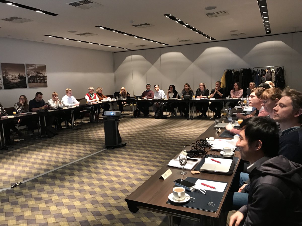 Hahuf's tweet photo. #timelog #kickoff 2018 in #prague - becoming a crowd. 32 in the room and 8 online. https://t.co/eZVjFRSlpX