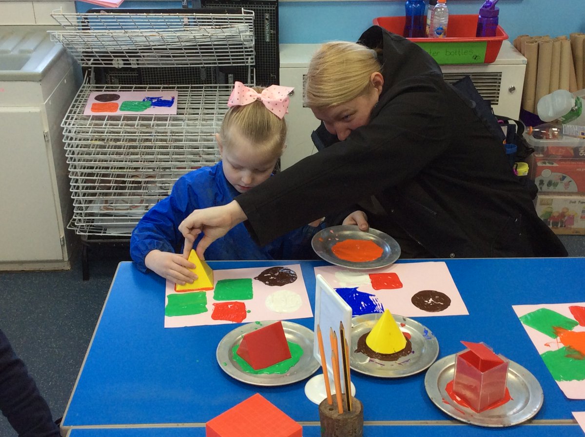 EyrescroftPS's tweet photo. EYFS had a fantastic morning learning. #numbers #maths #learningwithfamily https://t.co/HNbmIyQxKL
