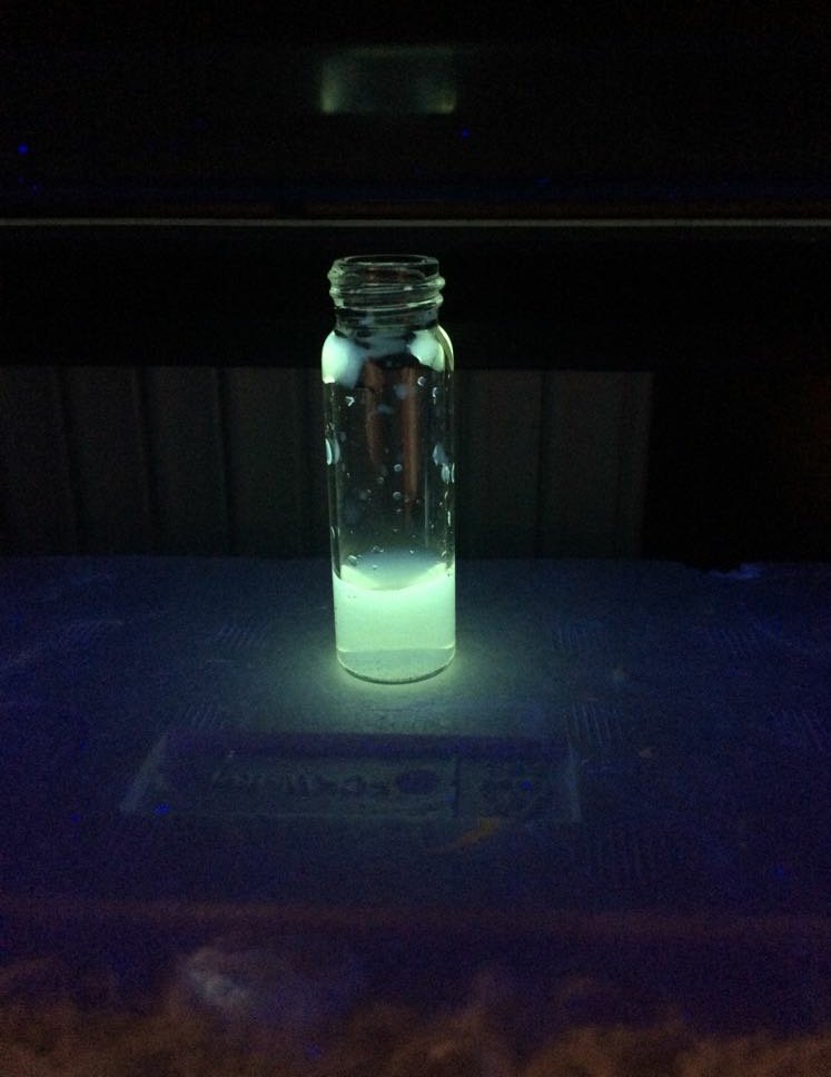 FunGroup_MEU's tweet photo. Happy #FluorescenceFriday fluorescent zirconium #guesshow @FunGroup_MEU @scifri @cenmag https://t.co/jXTjikJjQp
