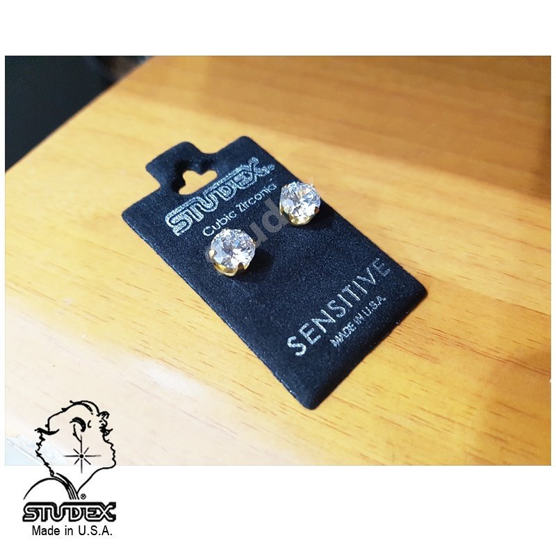 Studex_Asia's tweet photo. #fashionfriday #fashionweek  #trendy #stylish #fashionable #earstuds for #sensitive_ears  #care  @StudexAsia  #earringlove https://t.co/oq0iKEWH88