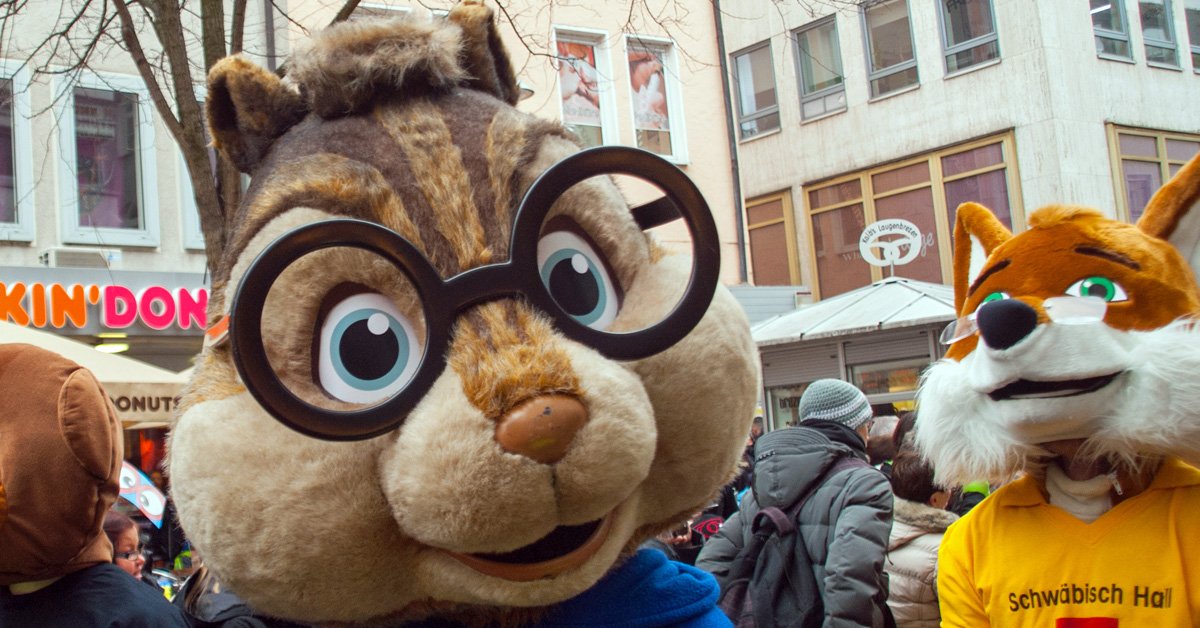nuernberg_de's tweet photo. Wenn sich Darth Vader und Pumuckl in der Fußgängerzone treffen, ist wieder #Toonwalk in #Nürnberg. Am 3. Februar geht's um 11 Uhr in der Pfannenschmiedsgasse los. Mehr Infos: https://t.co/HKUEtL9vw6 https://t.co/b24XZv6J5J