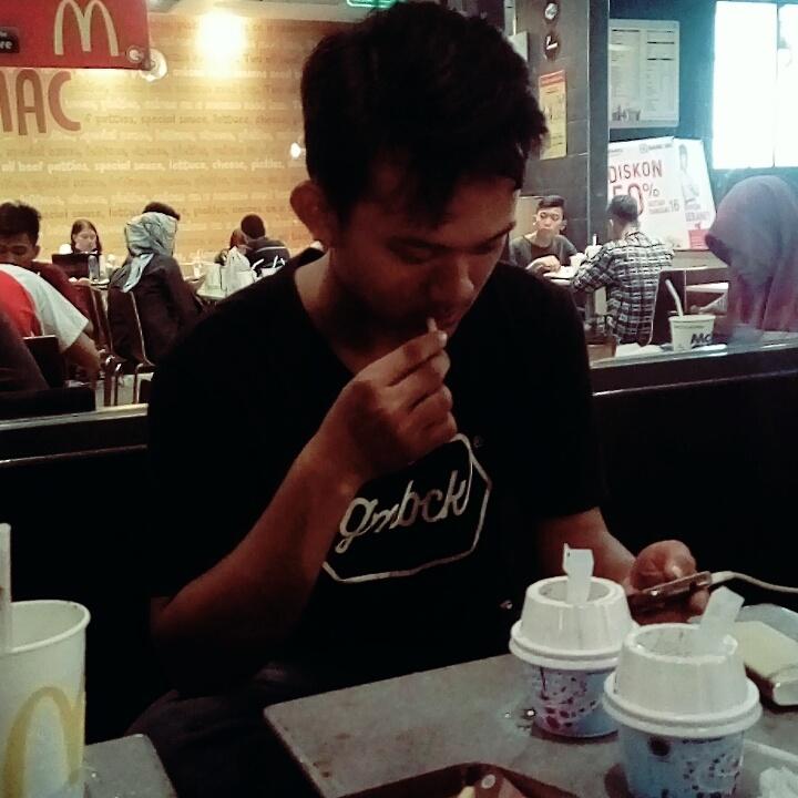 Azizelhuda's tweet photo. #FotoProfilBaru https://t.co/qrWmGAehTu