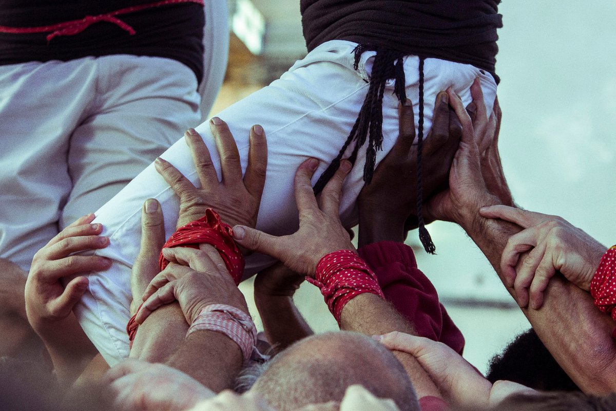 revistacastells's tweet photo. Les fotos guanyadores del concurs professional: https://t.co/ZdGbuVrqlp… #NitdeCastells18 #castellers #PereToda @JonTCPhoto @amiplim #GemmaSoldevila https://t.co/bQPAAJgM8U