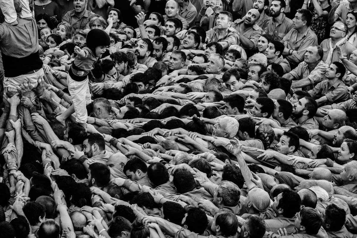 revistacastells's tweet photo. Les fotos guanyadores del concurs professional: https://t.co/ZdGbuVrqlp… #NitdeCastells18 #castellers #PereToda @JonTCPhoto @amiplim #GemmaSoldevila https://t.co/bQPAAJgM8U