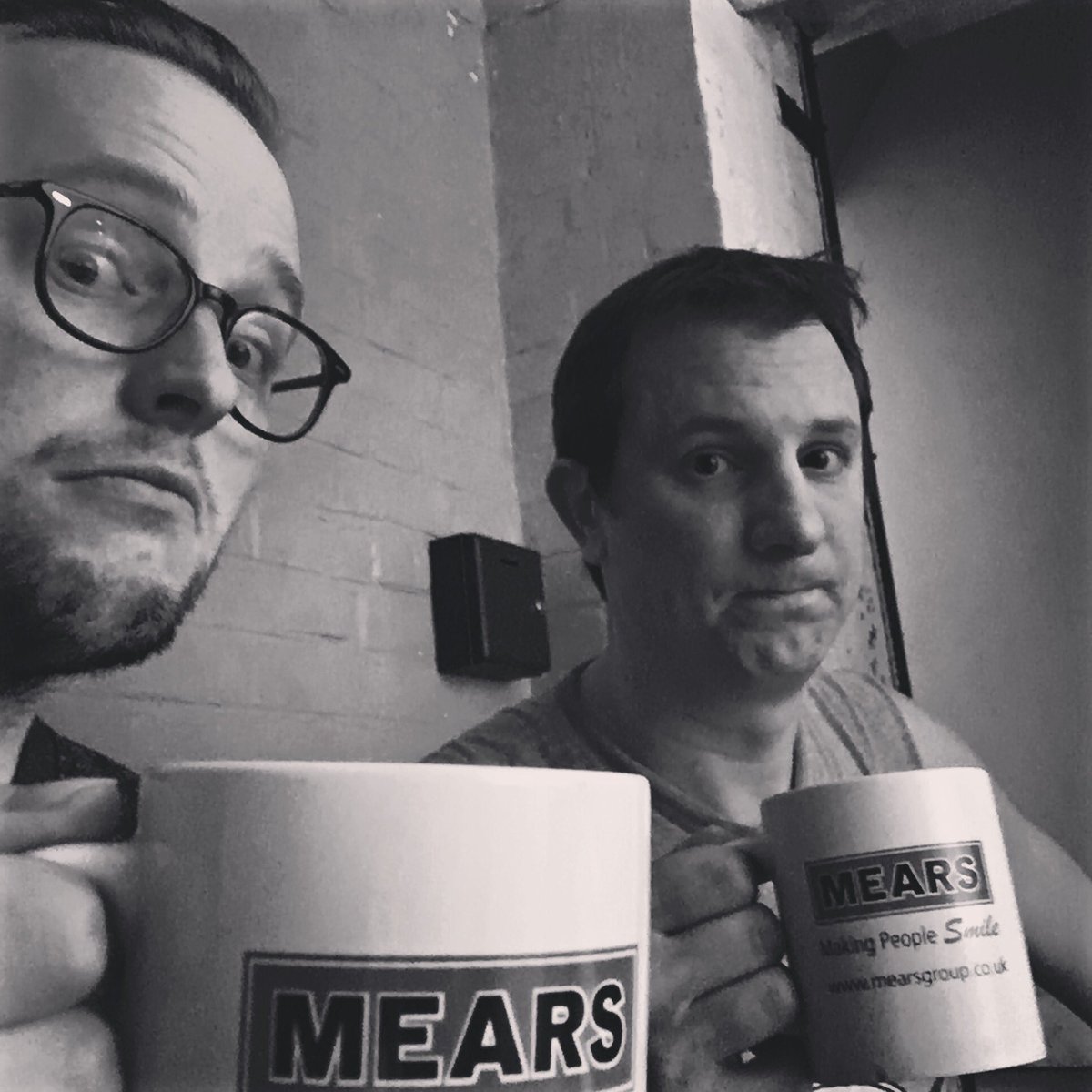 GHOSTOFTHEAV's tweet photo. The set is shaping up nicely! Robbo makes a cracking cup of tea.
#ghostoftheavalanche #practice #creststudios #robboclark #punk #rock https://t.co/tdVAKXJ6HD