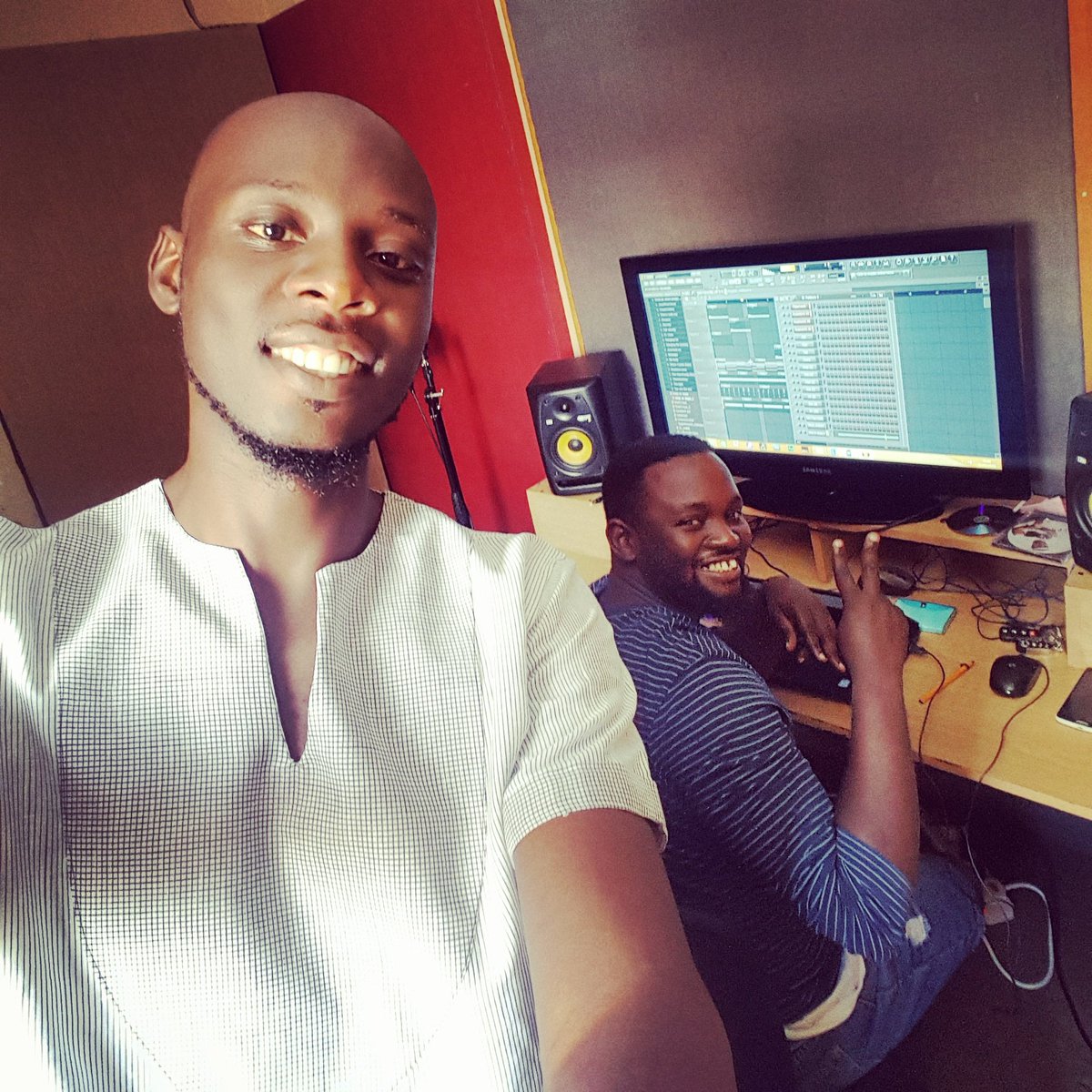 This dude just sampled a random voice that says "Step", Chopped it up, tweaked it and made it sound like a percussion instrument for a song we are working on for my upcoming album. SMH <a href="/thenameisMag44/">#Mag44MrMando</a> is too much.