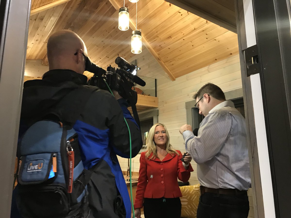 GreatBigShow's tweet photo. Did you see @AlysonBruner’s segment with @smallspacescle? Tune in now for more previews of The Great Big Home + Garden Show! https://t.co/z8QFW5SsTc