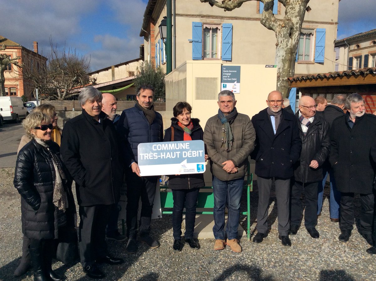 Inauguration à Buzet-sur-Tarn de la Montée En Débit DSL : un meilleur débit, de nouveaux usages grâce à l’action de <a href="/HGNUMERIQUE/">Haute-Garonne Numérique</a> et de <a href="/HauteGaronne/">Haute-Garonne</a> et le soutien de <a href="/FranceTHD/">FranceTHD</a> et <a href="/Occitanie/">Région Occitanie</a>.
<a href="/annie_vieu/">Vieu annie</a> <a href="/GIllesjoviado/">Gilles Joviado</a> <a href="/Didiercujives/">Cujives Didier</a> <a href="/jcgaly/">Jean-Christophe GALY 🏉</a>
