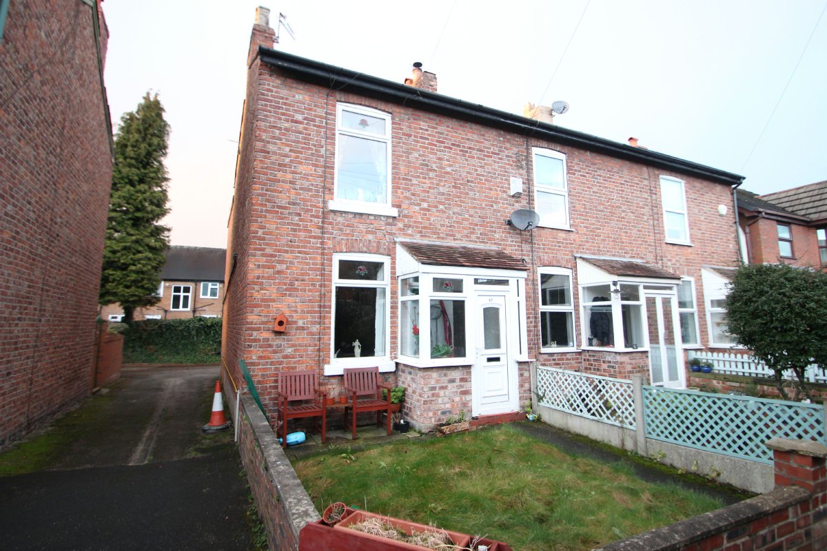 WatersonsEASale's tweet photo. **#NEW!!** Holly Drive, #Sale - Β£225,000 - #2Bed #EndTerrace - CALL TO BOOK YOUR #VIEWING NOW! 0161 973 6688 #Property #EstateAgents #saletown #Manchester https://t.co/whpottpBGj