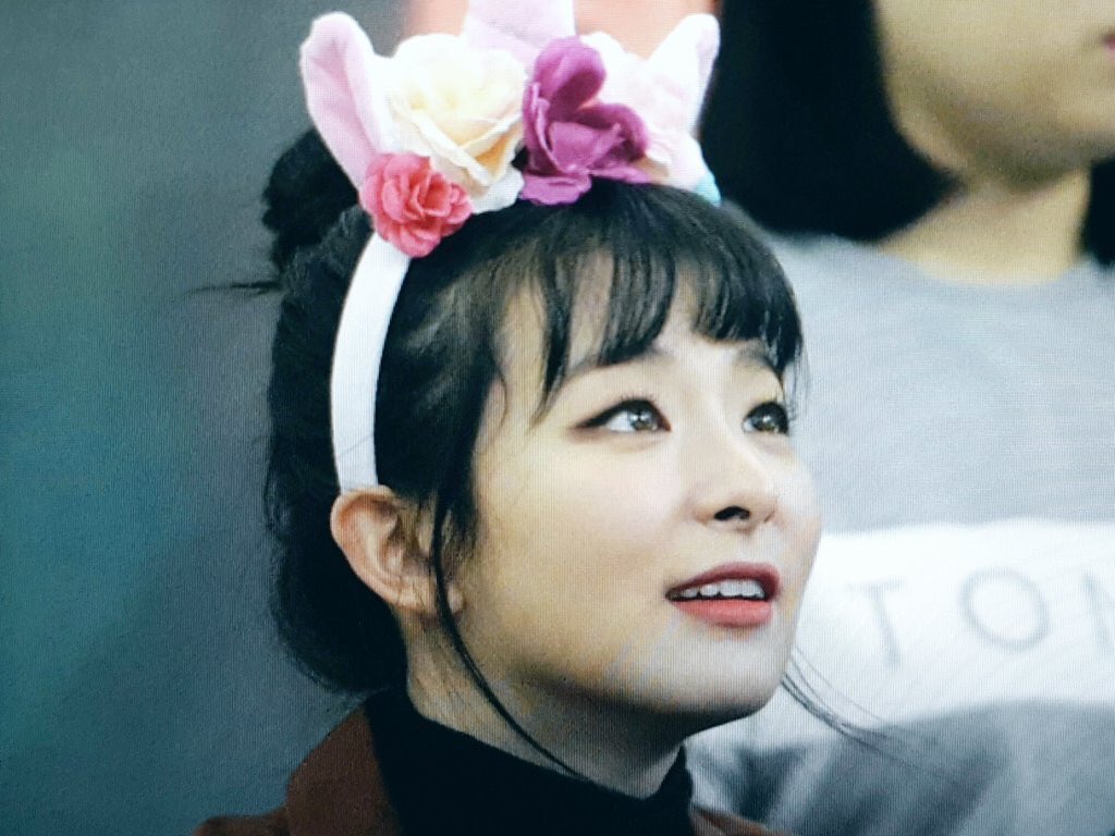 KSGUpdates's tweet photo. c; Blue Moon https://t.co/abtigllLSt