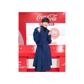 guitastyoon's tweet photo. Coca-Cola etkinliğinden size bir kaç tane fotoğraf getirdim! Daha önce Coca-Cola denediniz değil mi?
#CokePLAY #CocaCola #GiantVendingMachine #FunAndExciting #PleaseTryItOut https://t.co/1RBgXJc2Sc