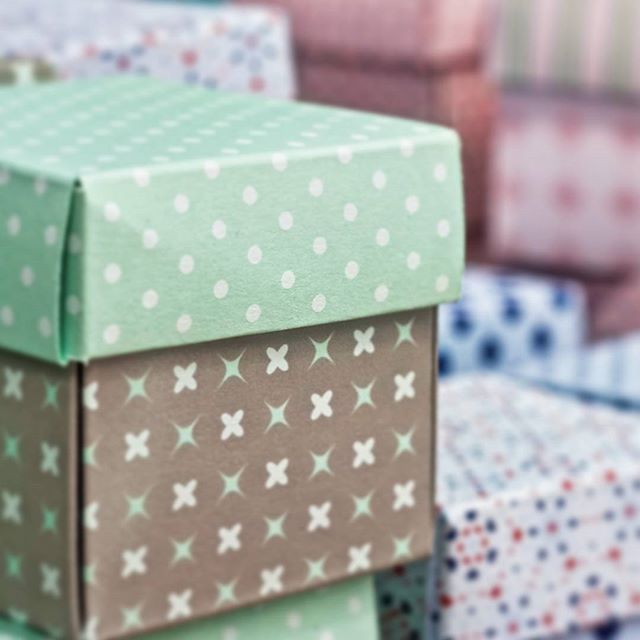 La tecnologia HP Indigo è l'unica tecnologia per la stampa di dati variabili che può eguagliare la qualità della stampa litografica offset tradizionale e della stampa flessografica <a href="/HPEurope/">IDG comms</a> <a href="/colorplanpapers/">GF Smith Colorplan</a> #finepaper #hpindigo #softwaremosaic #digitalprinting #innovation