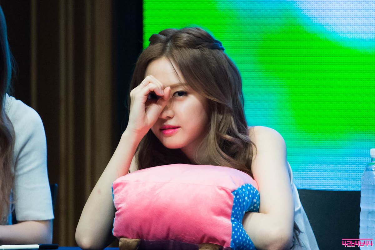 apink644's tweet photo. 150807 보라매 팬싸인회 손나은(@Apinksne ) 3pics  
#에이핑크 #팬싸인회 #APINK #손나은 

https://t.co/QfhBfTzP0h https://t.co/ukVhYwRwCo