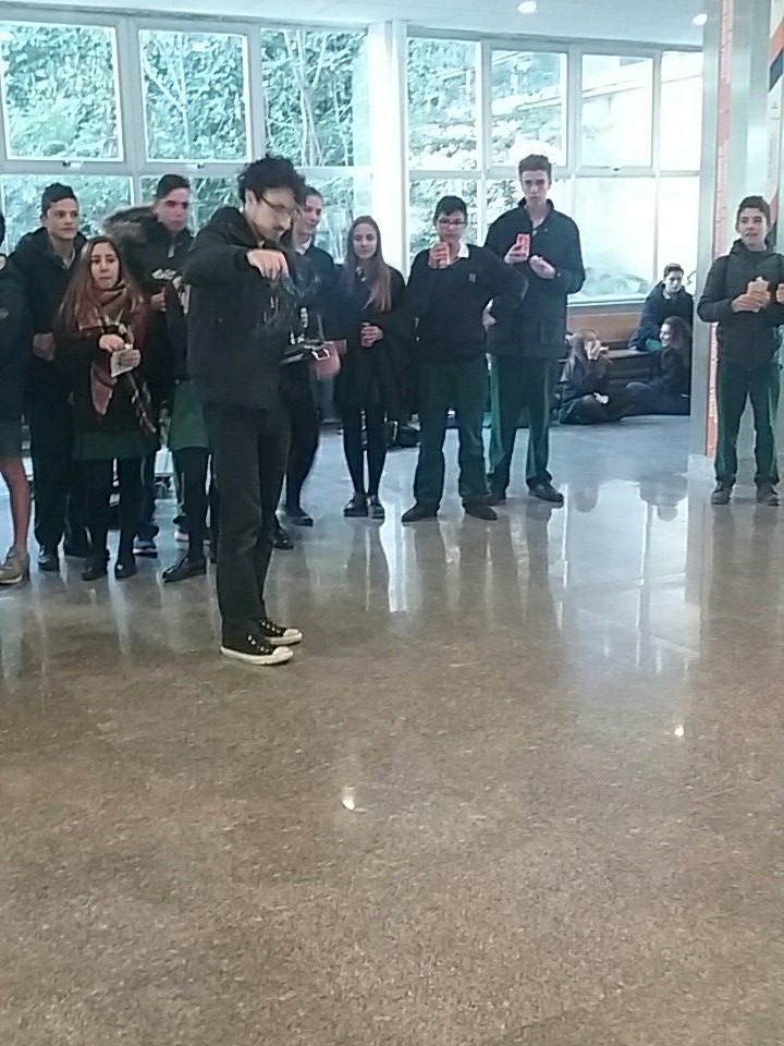 telecoupm's tweet photo. @GregUndercover #breakingdrones enseñando los drones como final de la jornada de puertas abiertas en @telecoupm https://t.co/nd3mj6ey3p