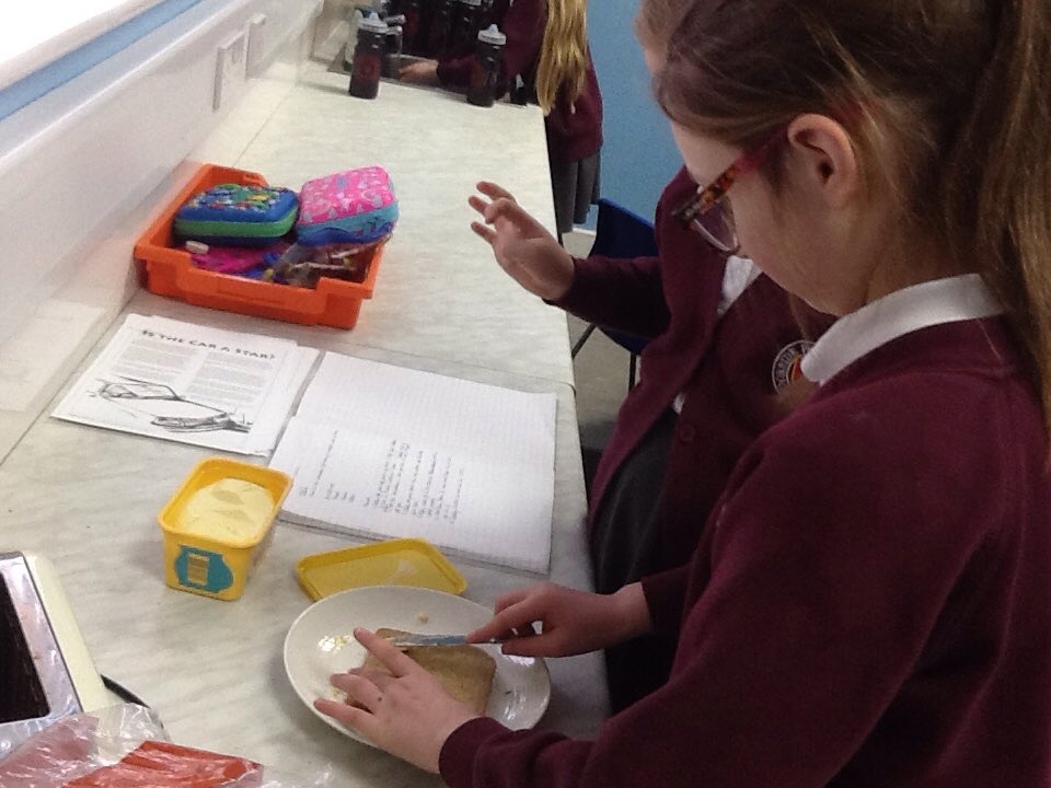 MoorsidePE's tweet photo. Class 4A @MoorsidePA @MrArnoldMPA have been using time & causal conjunctions in their literacy work #PerfectToast 😋🍞 https://t.co/xBXTs4estL